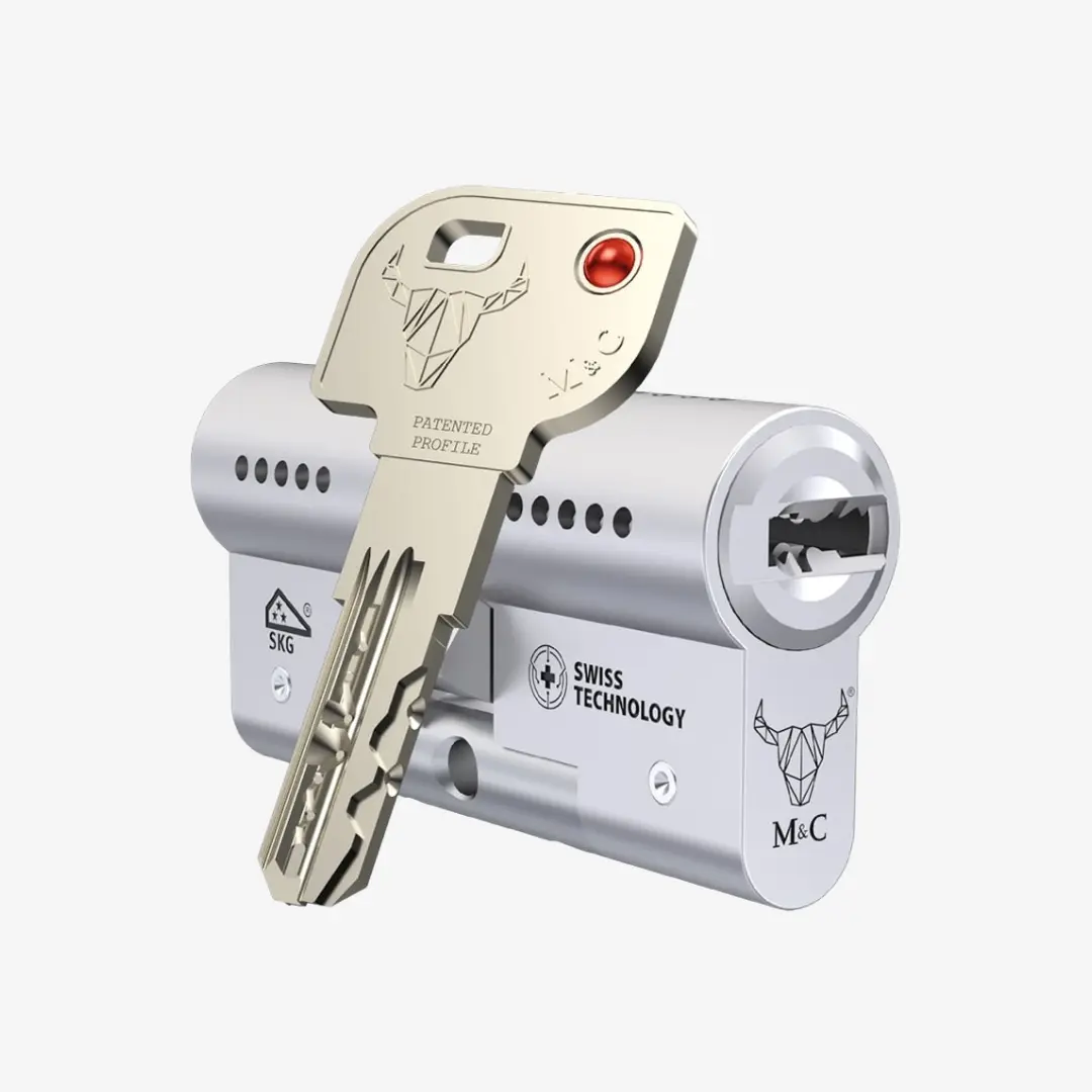 Cilindro de seguridad M&C Condor (Sí, quiero igualar mi bombín, Larga, Doble embrague, Dorado, No quiero llave extra, 32x32)